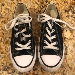 Boys’ Converse Size 1